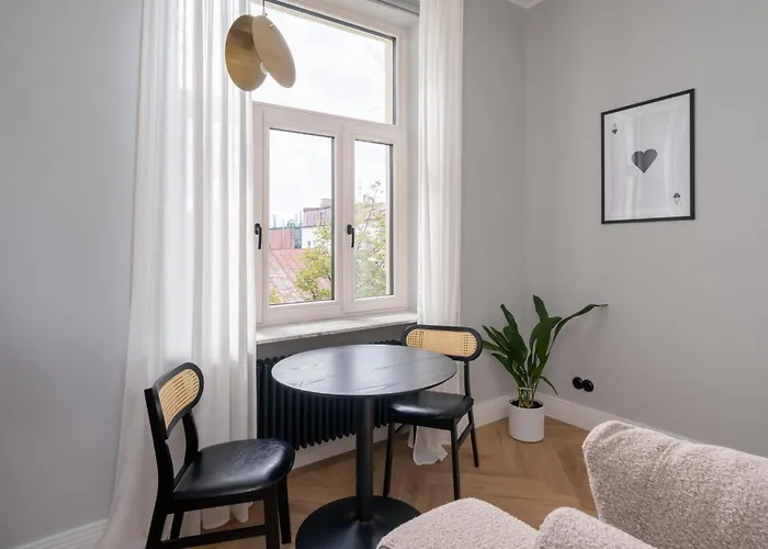 Bold 1909 Residences - Art Nouveau Living Apartment *