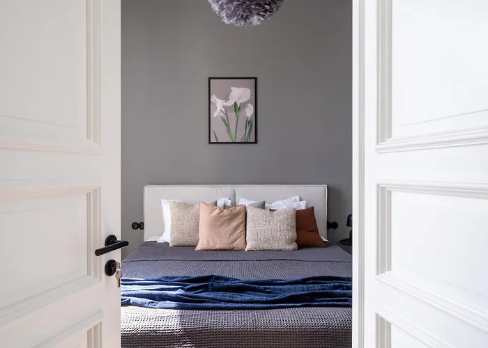 Bold 1909 Residences - Art Nouveau Living Apartment