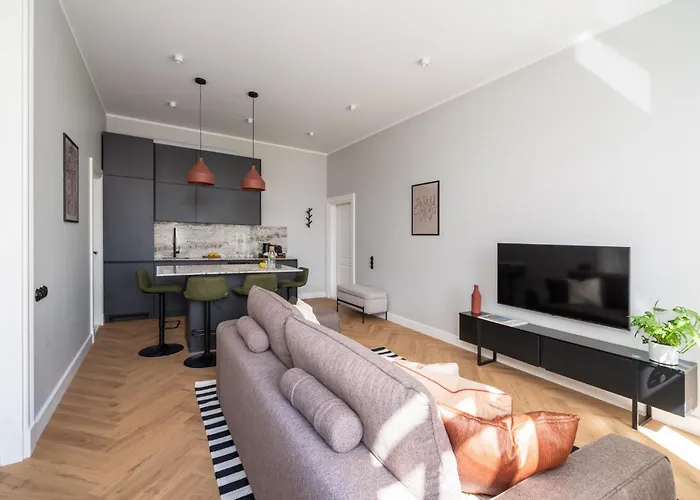 Bold 1909 Residences - Art Nouveau Living Apartment *